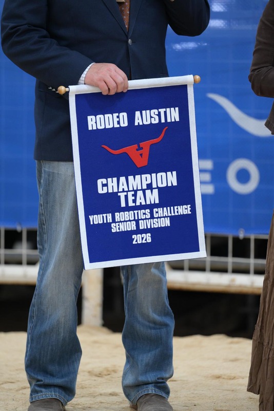 26RA- RoboticsAwardsHS-4968.jpg