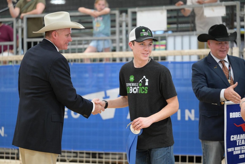 26RA- RoboticsAwardsHS-4971.jpg