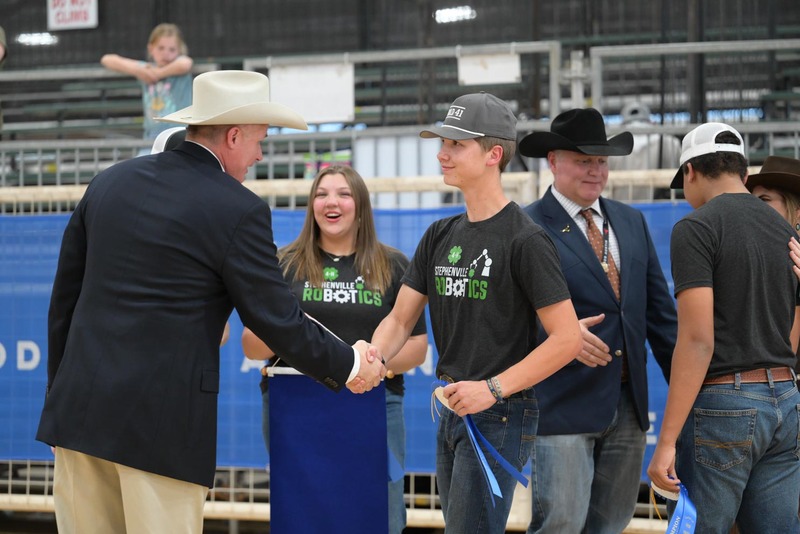 26RA- RoboticsAwardsHS-4973.jpg