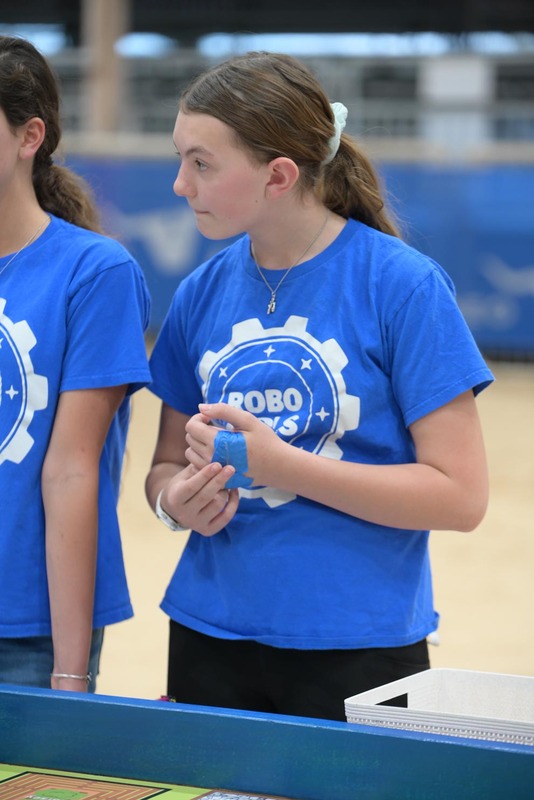 26RA- RoboticsFinalsHS-3327.jpg