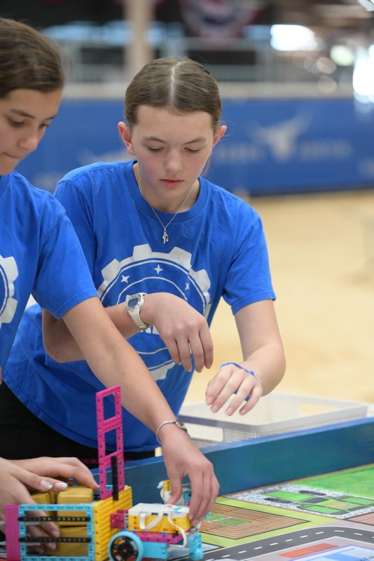 26RA- RoboticsFinalsHS-3340.jpg