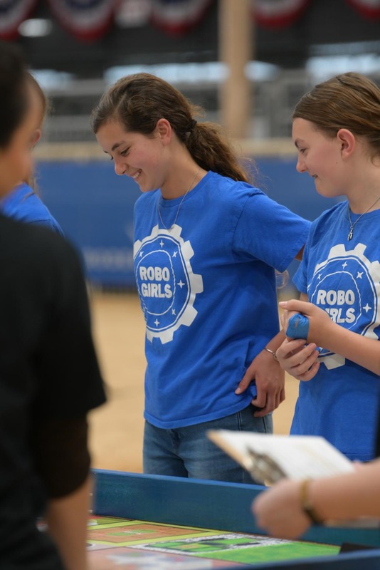 26RA- RoboticsFinalsHS-3375.jpg