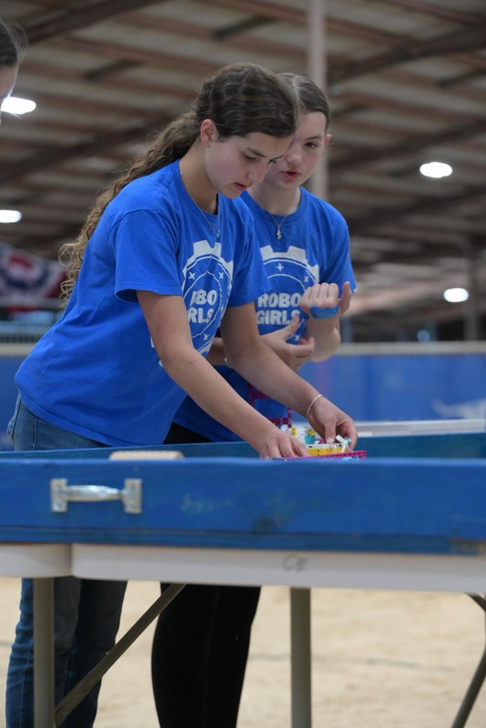 26RA- RoboticsFinalsHS-3400.jpg