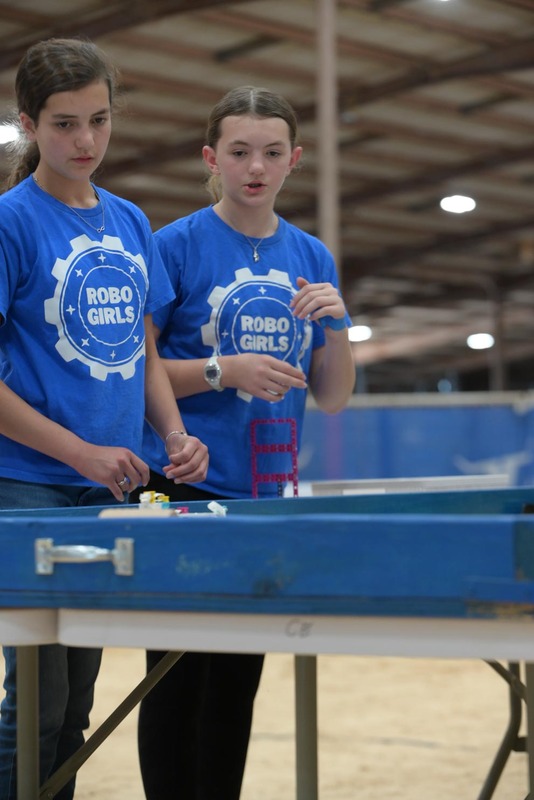 26RA- RoboticsFinalsHS-3402.jpg