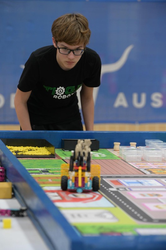 26RA- RoboticsFinalsHS-3424.jpg