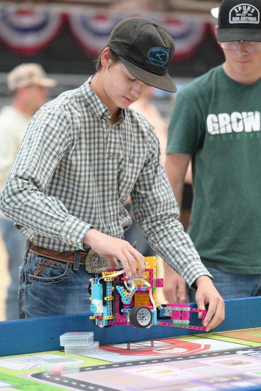 26RA- RoboticsFinalsHS-4864.jpg