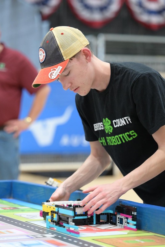 26RA- RoboticsFinalsHS-4889.jpg