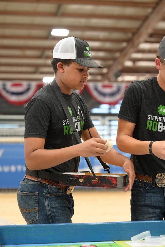 26RA- RoboticsFinalsHS-4900.jpg