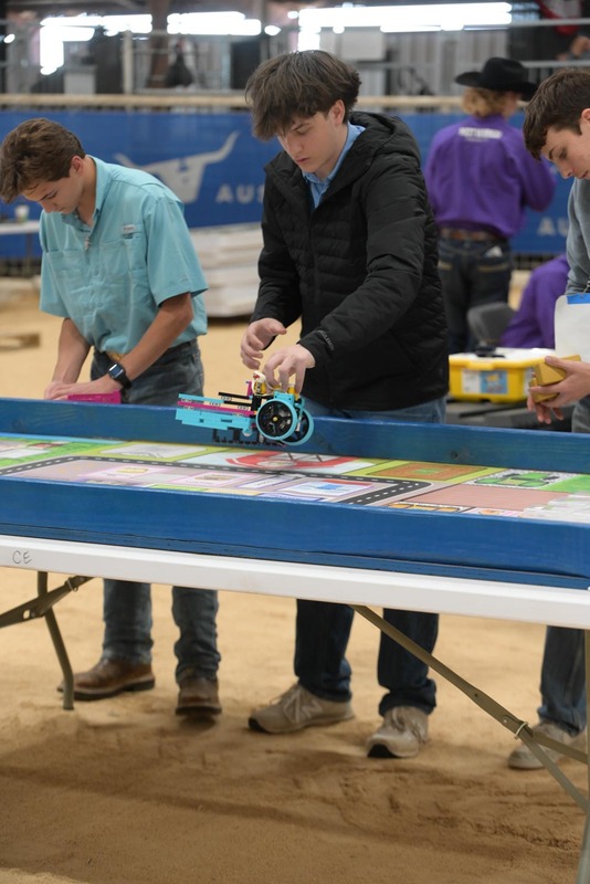 26RA- RoboticsPrelimHS-3184.jpg