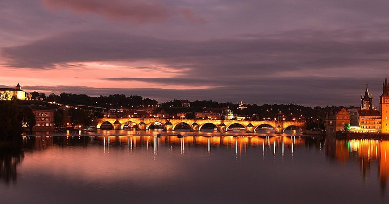 St Charles Bridge Prague.jpg