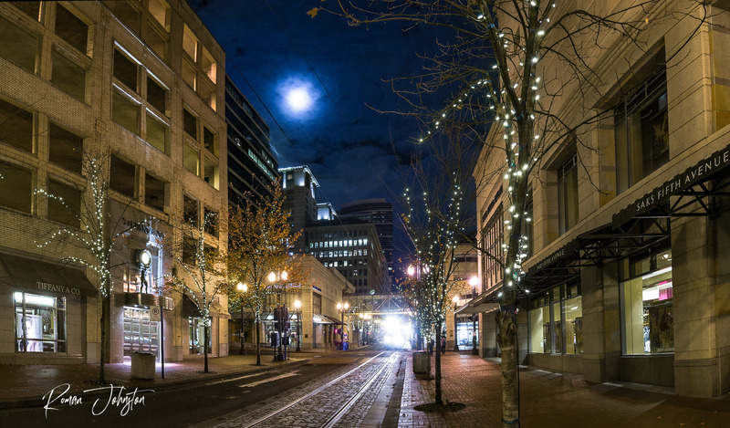 Train Coming Pano - Downtown.jpg