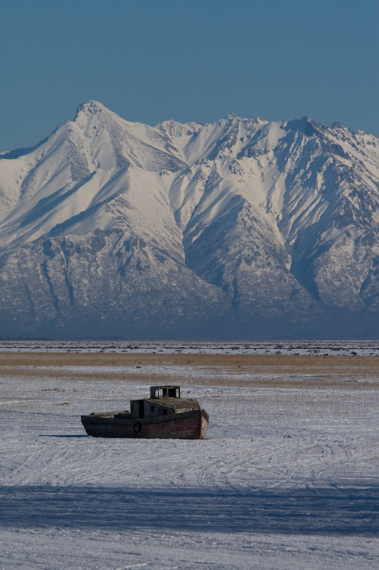 Abandon Boat1.jpg :: This boat hasn't made it out before winter in many years. (Anchorage, AK) (A2:3) (LE3k)