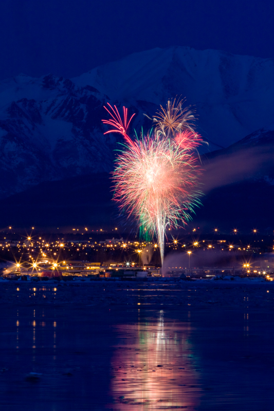 Alaskan Fireworks1.jpg :: Fireworks over Anchorage, AK (A2:3) (LE3k)