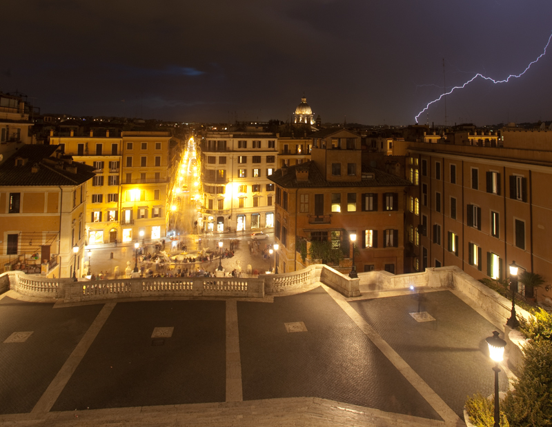 italy_090331_14661.jpg :: Above steps area with a bit of lightening in the background. (A3:4) (LE3k)