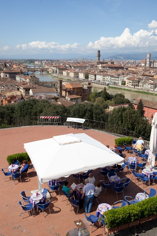 italy_090403_16451.jpg :: View from Michelangelo Piazza above Florence looking at Ponte Vecchio in distance and cafe below. (A2:3) (LE5k)