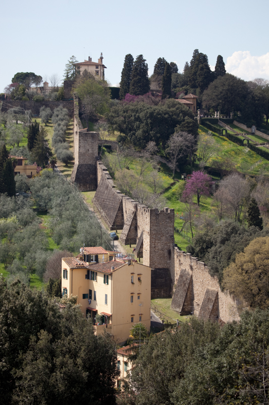 italy_090403_16771.jpg :: Shows the old city wall of Florence. (A2:3) (LE5k)