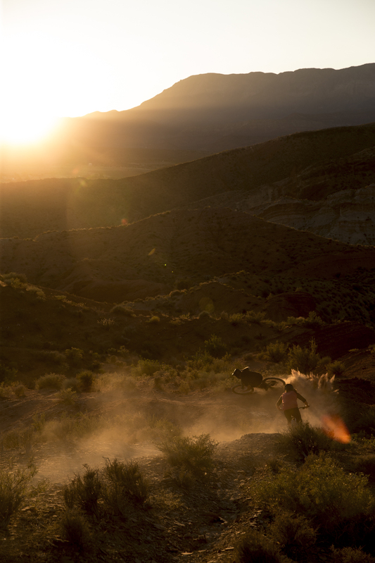 ralphie_65U3117(2).jpg :: Riders: Matt Hunter, Matt Miles  Location: Virgin Utah  Photo: Bryan Ralph