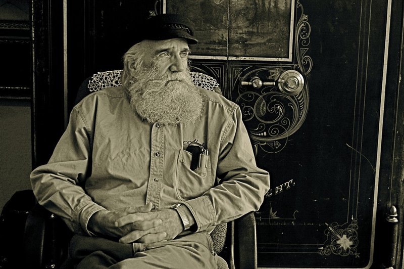 antique dealer Skagway Alaska.jpg