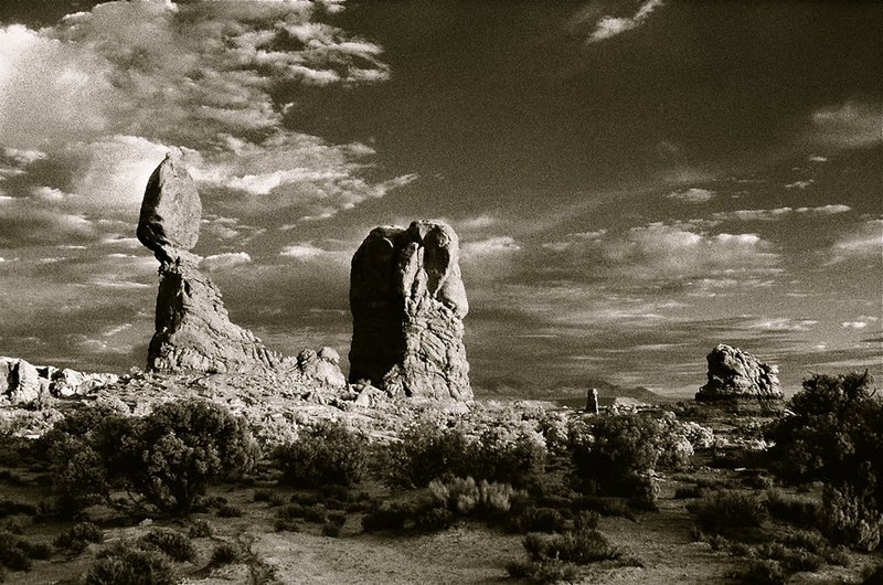 balacing rock Arches NP.jpg
