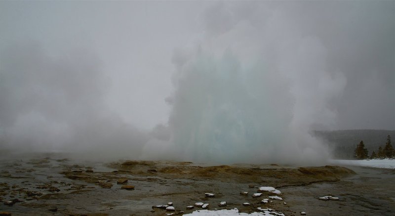 eruption at Geiser.jpg