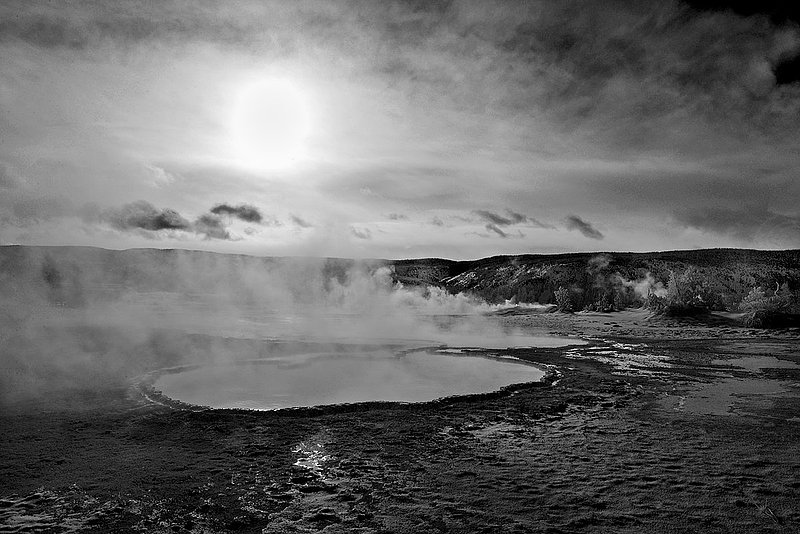 geiser basin Old Faithful.jpg