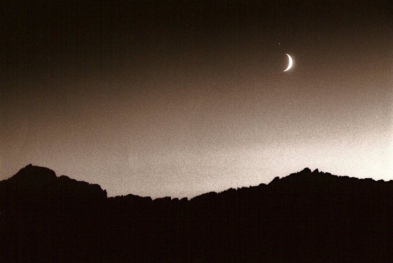 moon rise in New Mexico.jpg