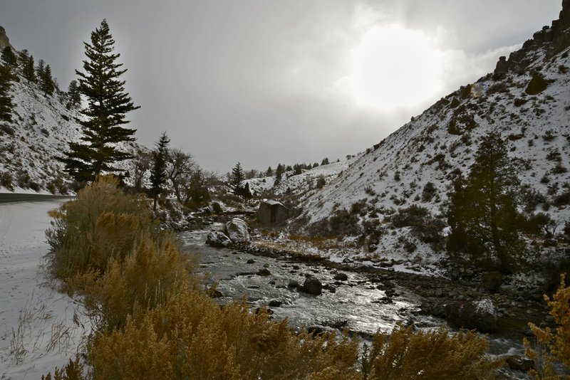 road side srteam Yellowstone NP.jpg