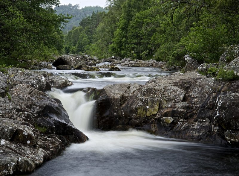 Dog Falls Glen Affrick.jpg
