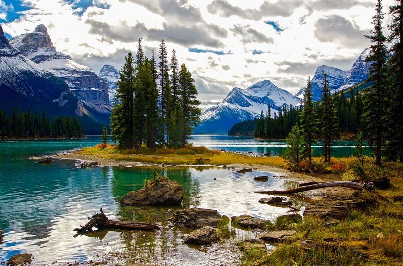 Spirit Island at Maligne Lake.jpg