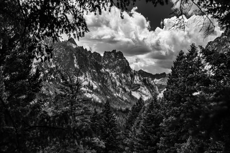 Sawtooth Range from the Bench Lakes Trail.jpg