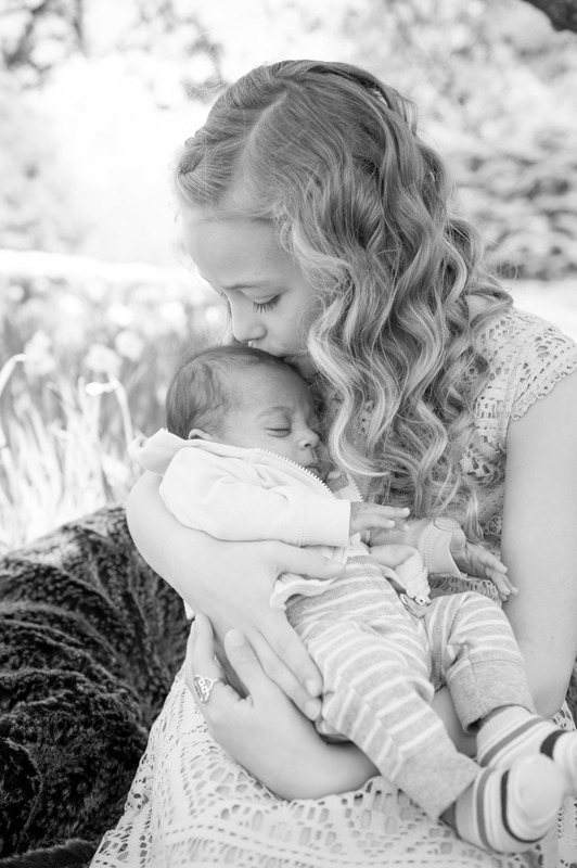 096-gabenewbornfamily(1).jpg