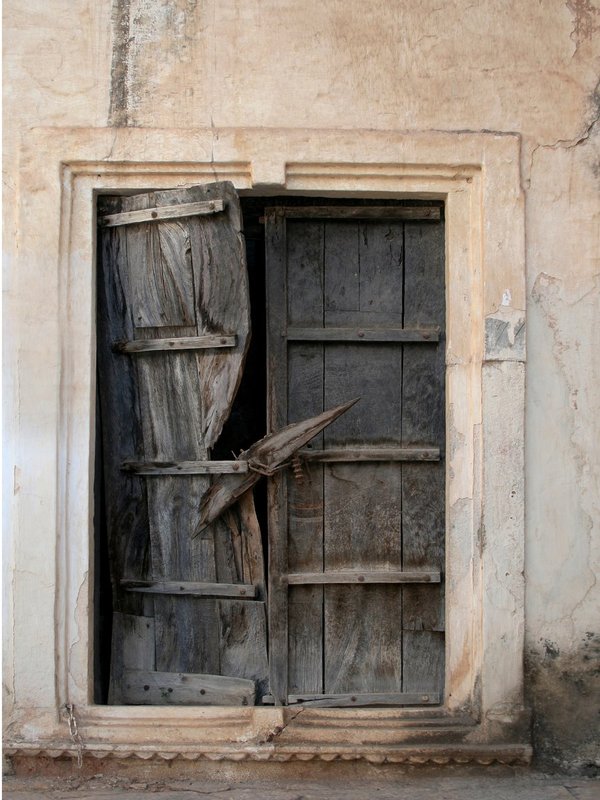 BrokenDoorIndia.jpg