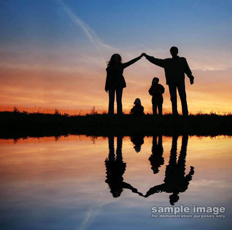 sillouettes-sp-003.jpg :: silouettes of a family