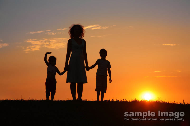 sillouettes-sp-005.jpg :: silouettes of a family