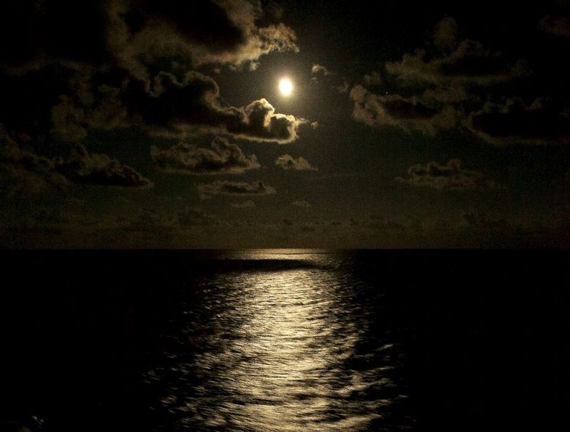 9570moon.jpg