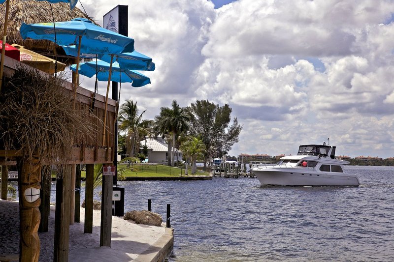 Heading to the Marina.jpg