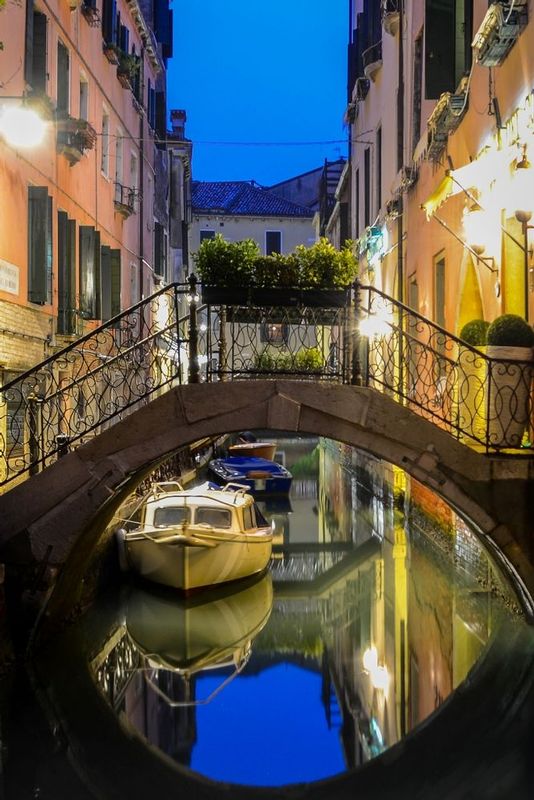 DSC_0199.jpg :: Castello Canal Street, Venice