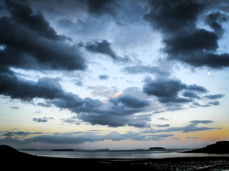 DSC_0795a.jpg :: Stormy Sully Skies, Sully Beach