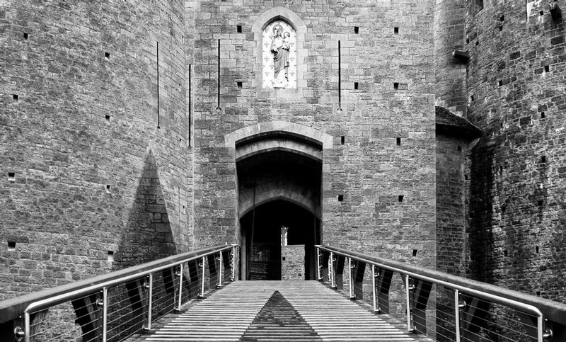 DSC_53571.jpg :: Castle Coch Drawbridge