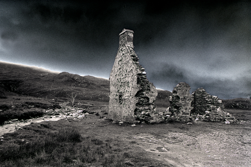 Abandoned croft in a dark sky scot16.jpg