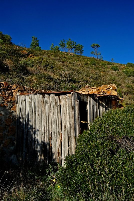 Fisherman hut in Natural Park of Sintra Cascais.jpg