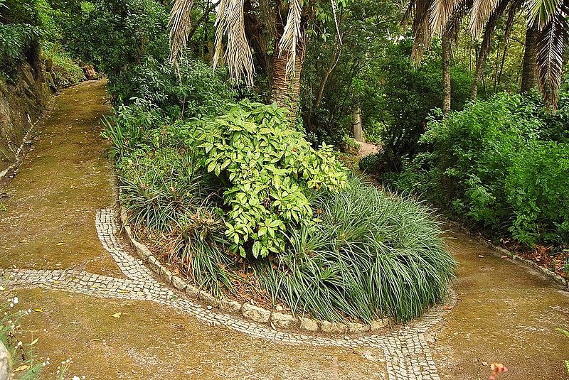 Gardens of Quinta da Amizade.jpg