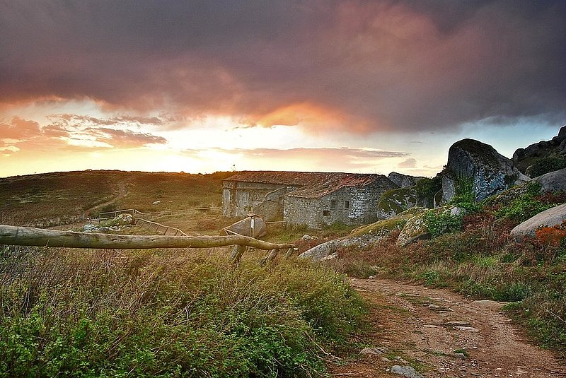 Peninha monastery sunset.jpg