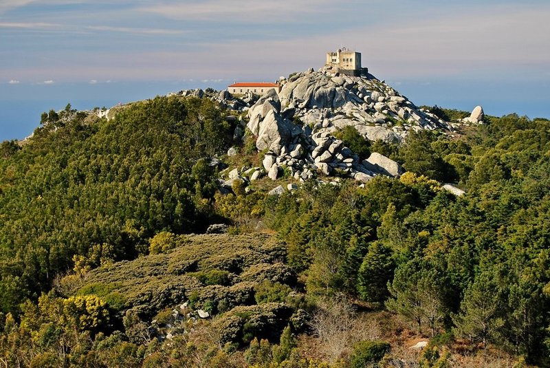 Peninha monastery.jpg