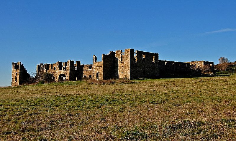 Ruins of the Old Sanatorium Grandella in Cabeco de Montachique.jpg