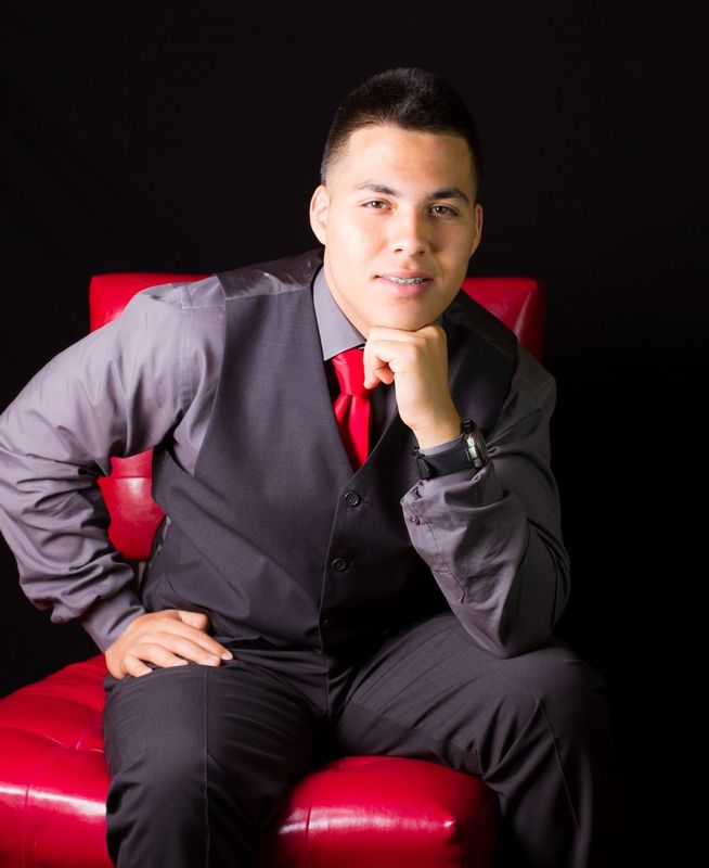 864 Julio Estrella Senior pic.jpg