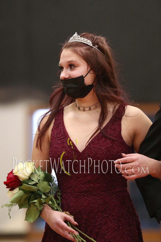 013122DEHS- 005.jpg :: Dover-Eyota SbnoBall Coronation 2022