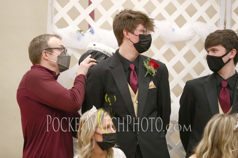 013122DEHS- 071.jpg :: Dover-Eyota SbnoBall Coronation 2022
