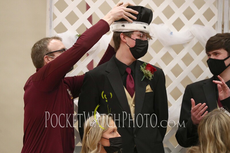 013122DEHS- 074.jpg :: Dover-Eyota SbnoBall Coronation 2022