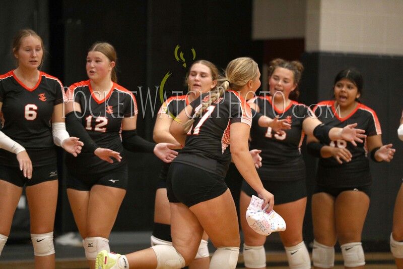 092525HSVB - 017.jpg :: Pine Island at St. Charles Volleyball 2025